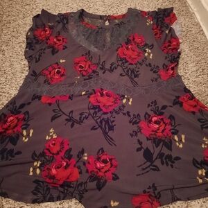 Torrid floral lace detail top size 1x